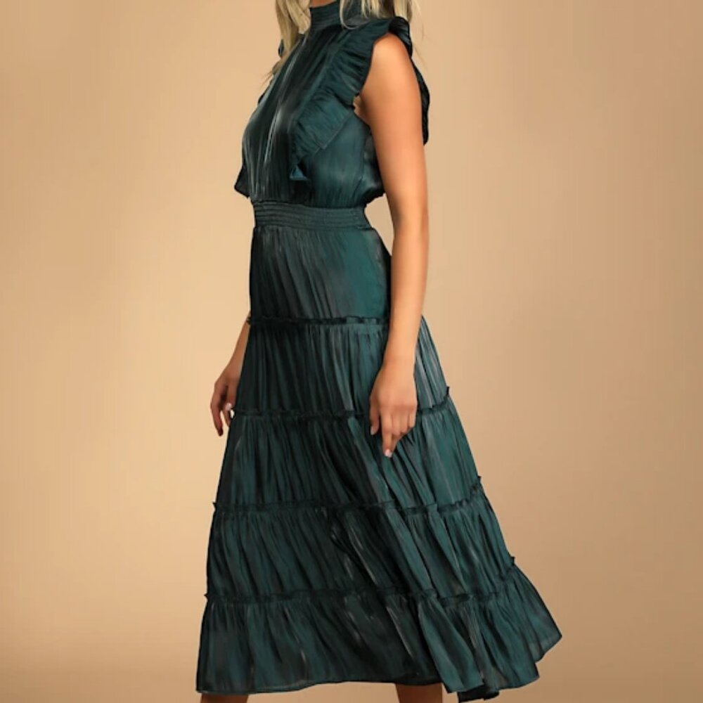 Lulu’s Take a Glance Emerald Green Tiered Mock Neck Midi Dress